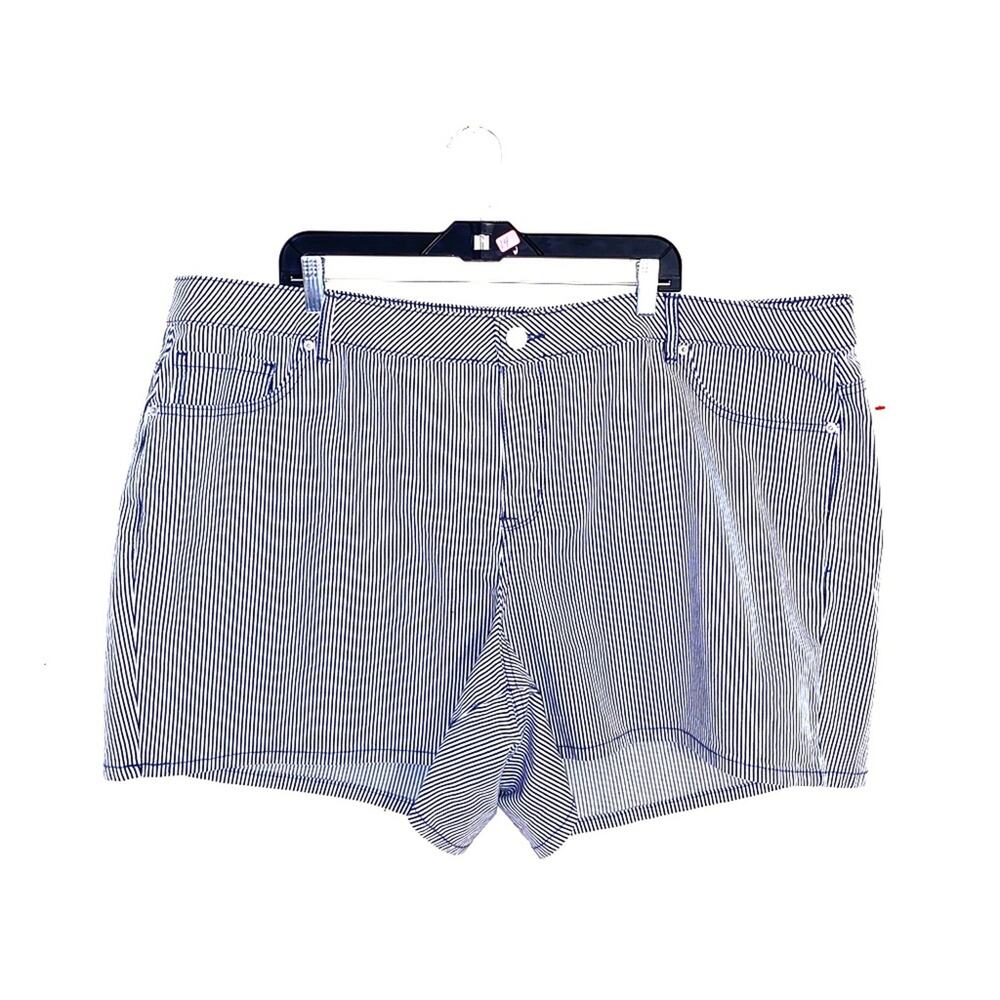 🦬NWT LANE BRYANT VENEZIA striped shorts size 24